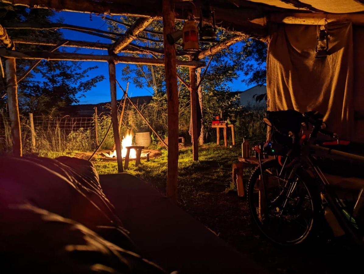 Hotel Au Pied Du Trieu, The Shelter à Labroye Extérieur photo